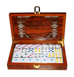 Domino v darčekovej krabičke