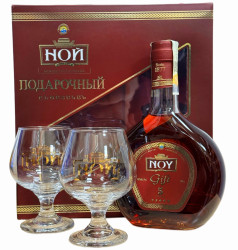 Podarčekový set brandy 5 rokov 0,5L 40% +2 poháre NOY