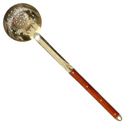 Dierovaná naberačka na kotlík, 65 cm (nehrdzavejúca oceľ, drevo)