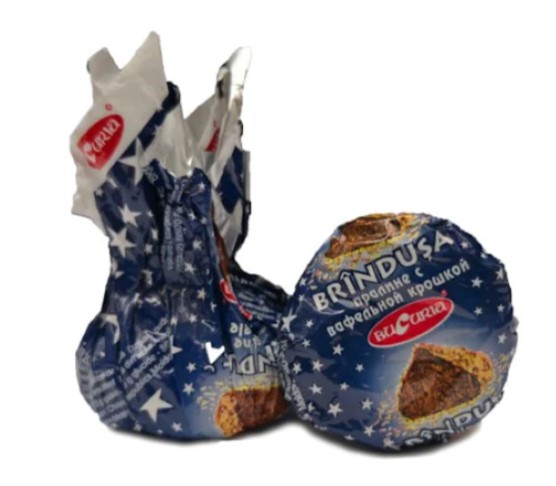 detail BRANDUSA s kúskami vaflí a arašidovými omrvinkami cca 200g Bucuria